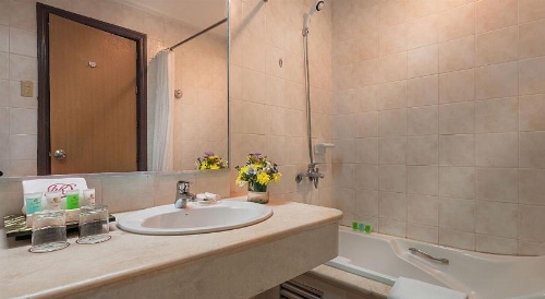 Hotel Kimberly image 9